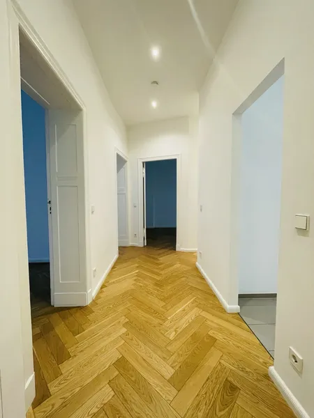 große 3-Zimmerwohnung am Urban in Kreuzberg — photo 1